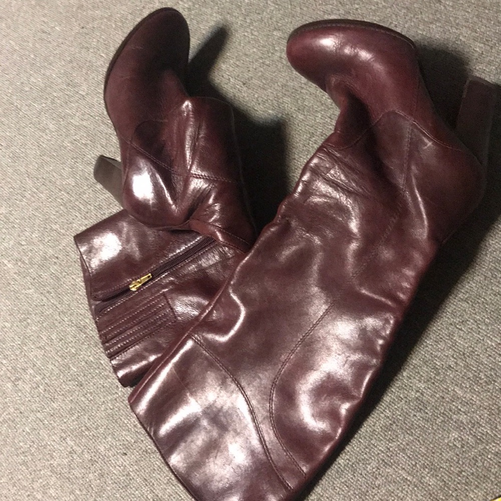 A pair of boots